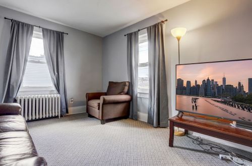 225 Fulton St, Westbury NY  11590-3028 exterior