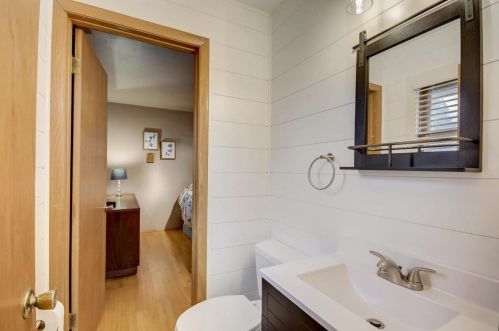 6209 Indiana Ave, Cudahy WI 53110-2871 exterior