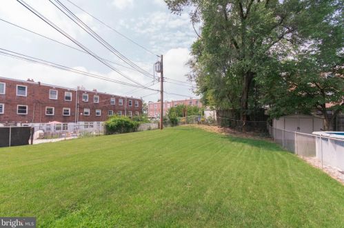 11712 Academy Rd, Philadelphia, PA 19154-2635
