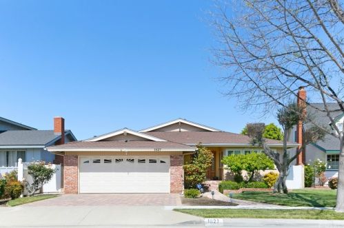 1827 244th St, Torrance, CA 90501-6713