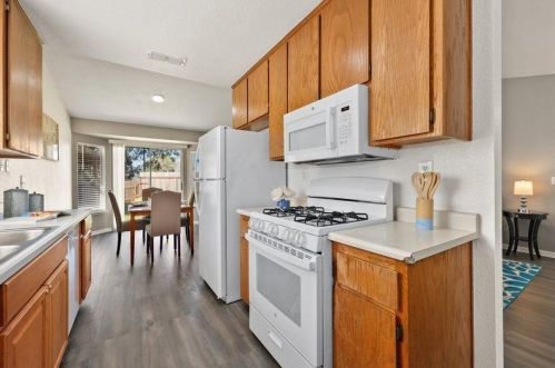 512 Silver Tree Ct, Rio Linda CA  95673-2247 exterior