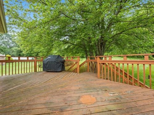 7 Lena Dr, Uncasville CT  exterior