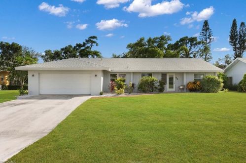 84 9th St, Bonita Springs, FL 34134-7421