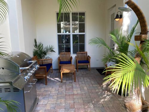 1014 Bay St, Delray Beach, FL 33483-6706