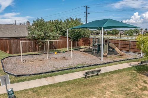 4020 Lone Star Ln, Denton TX  76210-3499 exterior