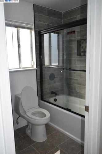 25291 Spring Dr, Hayward CA 94542-1928 exterior