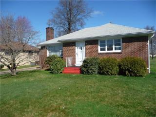 290 Victory Dr, Hermitage, PA 16150-1616