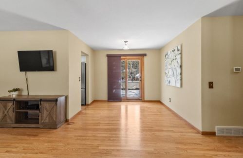 1605 Tarragon Dr, Madison WI  53716-1858 exterior