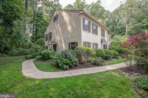 401 Weatherstone Dr, Paoli, PA 19301-1919