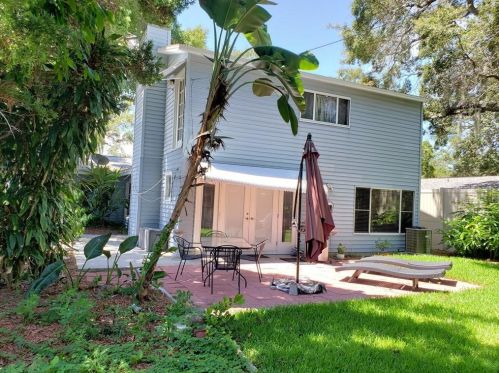 1537 Demens Dr, Saint Petersburg FL  33712-6021 exterior
