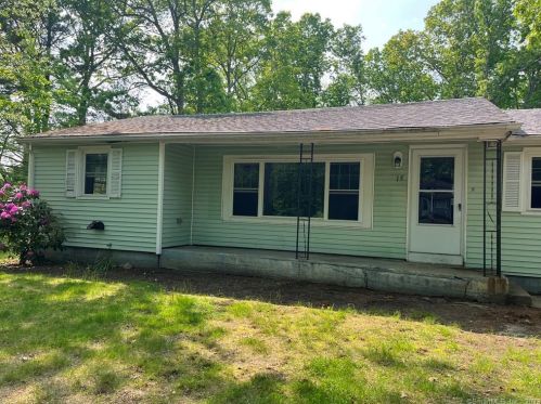 15 Ralph St, Moosup, CT 06354-1914