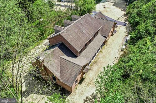 786 Arbor Dr, Red Lion PA  17356-8611 exterior