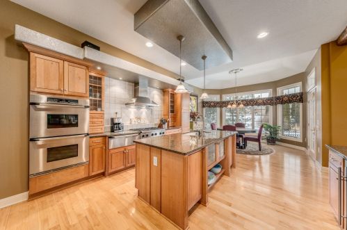 603 Thornbush Cir, Chenequa WI  53029-8648 exterior