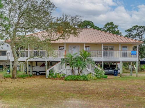 332 Cook St, Saint George Island, FL 32328-2454