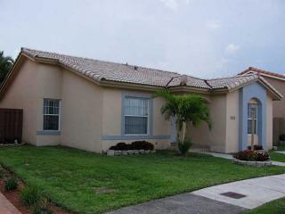 1064 142nd Pl, Miami, FL 33184-3075