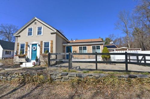 7 Dewey St, Putnam CT  06260-1352 exterior
