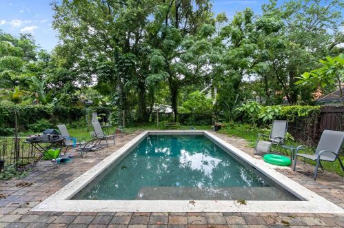 2420 Ferncreek Ave, Orlando, FL 32806-4836