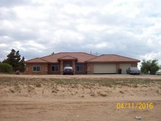 9576 Nevada Rd, Phelan, CA 92371-6946