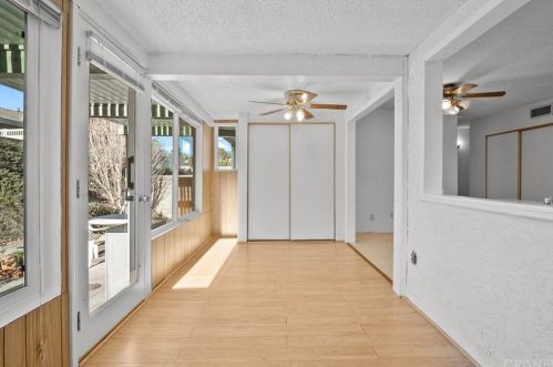 19712 Avenue Of The Oaks, Santa Clarita CA  91321-1311 exterior