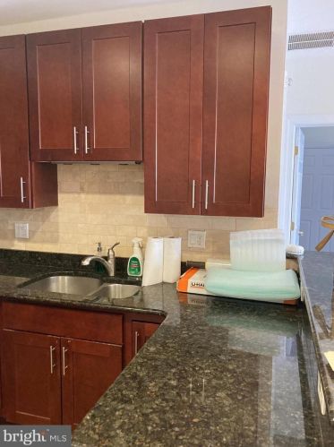608 Hancock St, Philadelphia, PA 19123-3018