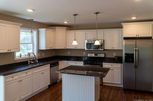 380 Walnut Hill Rd, Litchfield, CT 06787-1133