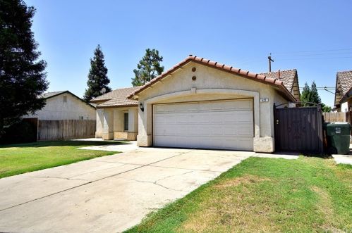 422 Blueridge Dr, Madera, CA 93637-6311