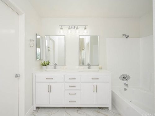 2025 Avila Pl, Oxnard CA 93036-2487 exterior