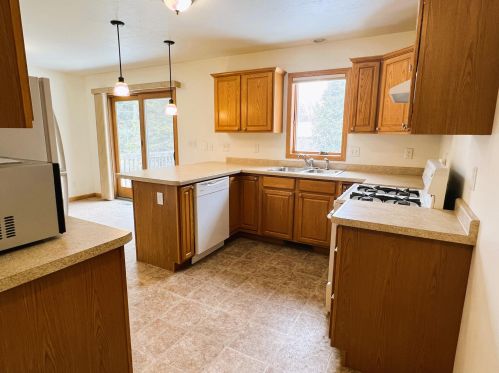 4305 Ellis St, Manitowoc, WI 54220-3457