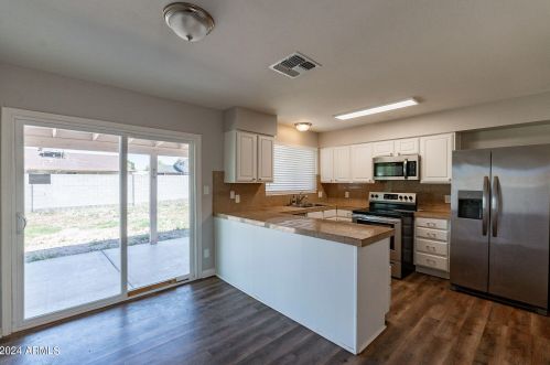 3538 Libby St, Glendale AZ 85308-8140 exterior