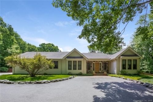 521 Broad Way, Coventry, CT 06238-1210