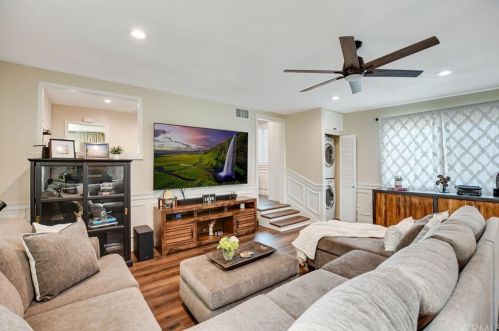 5719 Pennswood Ave, Lakewood CA  90712-1819 exterior