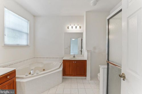 808 Phipps Woods Ct, Glen Mills PA  19342-2243 exterior