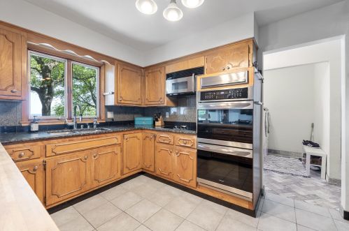 13328 Lakewood Dr, Thiensville WI  53097-2409 exterior