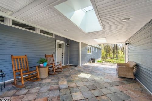 80 Old Stonehouse Dr, Bedminster, NJ 07921-2561