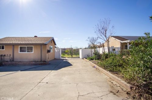 1591 Persimmon St, Rialto CA  92377-4190 exterior