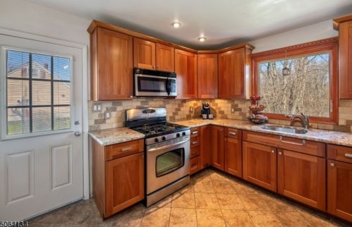 52 Parkway, West Paterson NJ  07424-1228 exterior