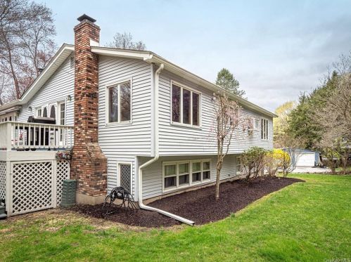 46 Distillery Rd, Warwick, NY 10990-2705