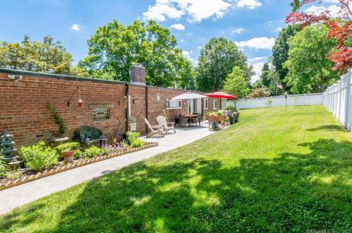 3 Marshall Ln, Ansonia CT  06401-2815 exterior