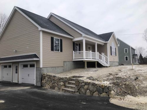 225 Main St, Danville NH  03819-3216 exterior