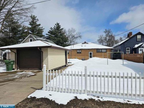 2405 3rd Ave, Hibbing, MN 55746-2003
