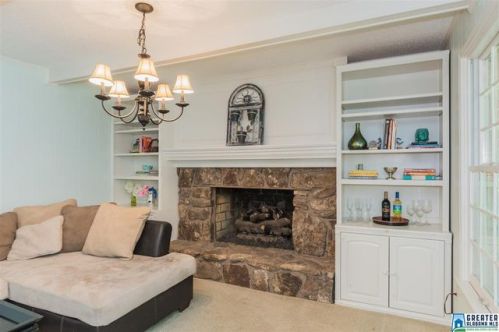 586 Turtle Creek Dr, Birmingham, AL 35226-1639