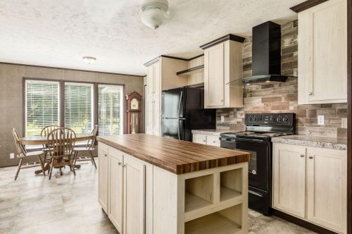 7501 Township Road 37, Somerset, OH 43783-9796