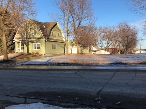 207 4th Ave, Dedham, IA 51440-2004