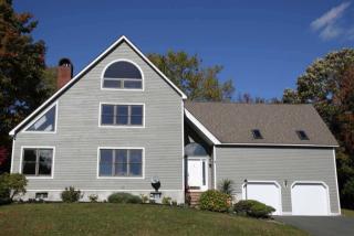 8 Northstar Dr, Troy, NY 12180-6536