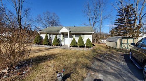 9 Upper Hillman Rd, Warwick NY  10990-2636 exterior
