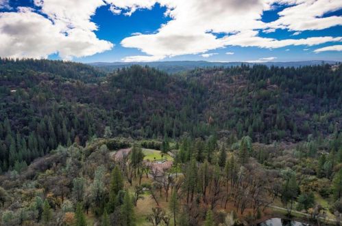 13940 Lodestar Dr, Grass Valley CA  95949-8362 exterior