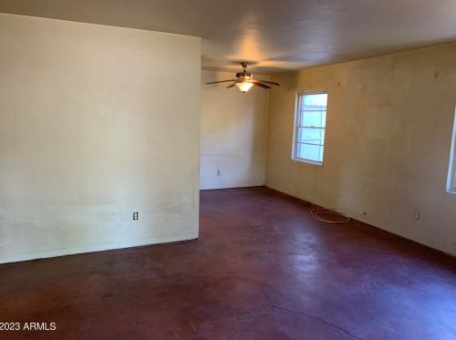 738 4th Pl, Mesa, AZ 85201-5602