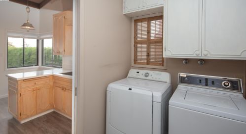 1933 Asilomar Dr, Oakland CA  94611-2309 exterior