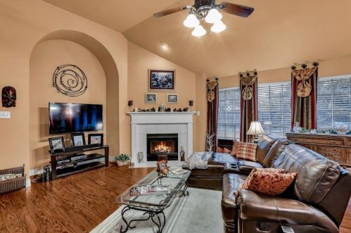 5352 Warm Springs Trl, Fort Worth TX  76137-3922 exterior