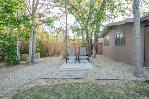 2018 Lingard St, Lancaster CA 93536-1405 exterior